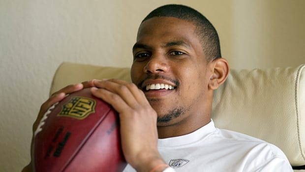 131114121917-terrelle-pryor-oakland-raiders-home-single-image-cut.jpg